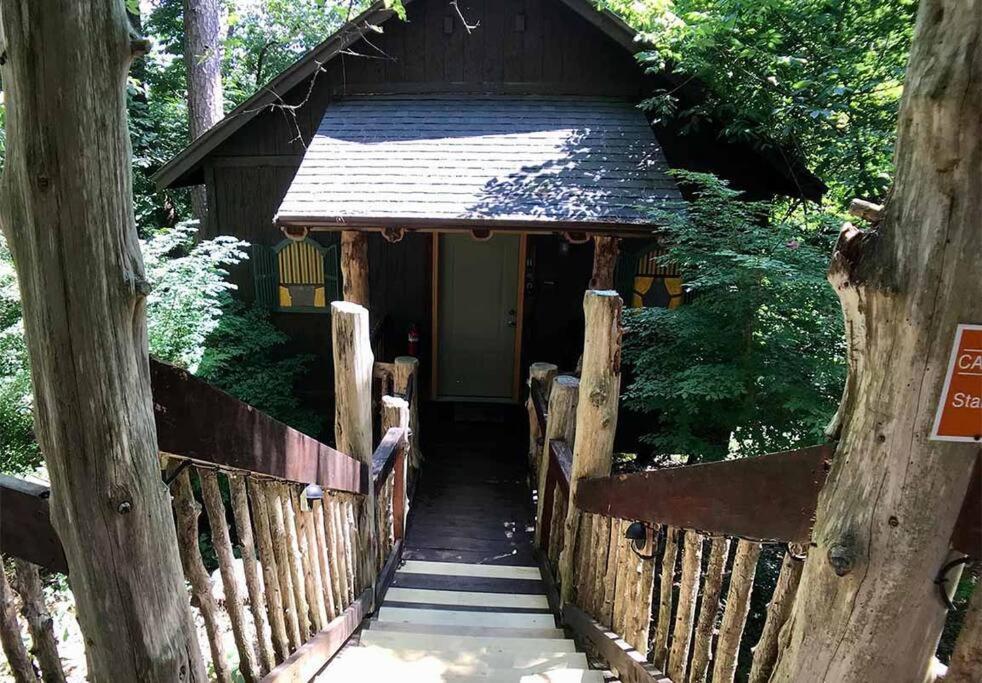 Chateau Treehouse #11 @ Oak Crest Cottages And Treehouses 尤里卡斯普林斯 外观 照片